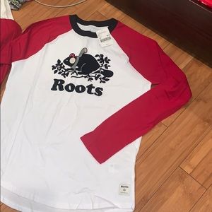 Roots brand new medium long sleeve